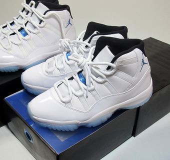 Air Jordan 11 Legend Blue